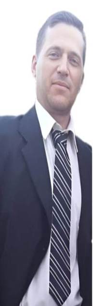 Un hombre con traje y corbata

El contenido generado por IA puede ser incorrecto.